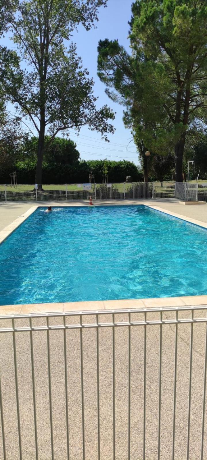 Appartement Residence De Vacances Les Hameaux De Camargue アルル エクステリア 写真